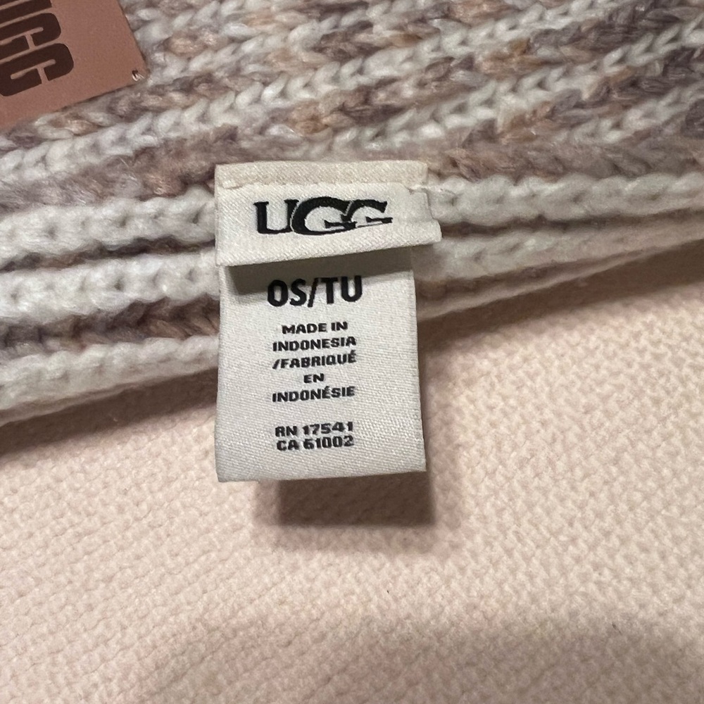 UGG Hat and Scarf set brand new with tags - Picture 4 of 6